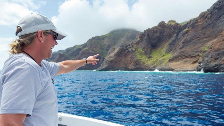 The Ripple Effect: How Boat Tours in Kona Drive Growth in Other Local Sectors
